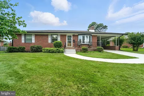 709 Greentree Rd, Linthicum Heights, MD 21090