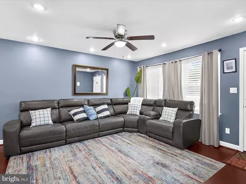 Living - 1083 Vena Ln, Pasadena, MD 21122 photo 1 of 2