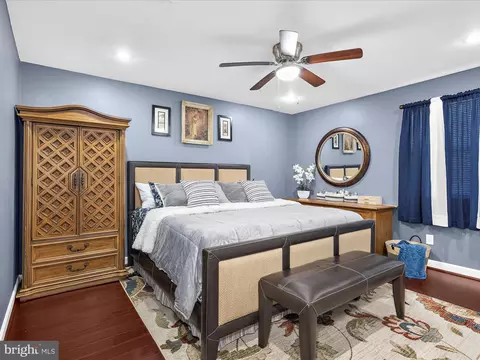 Bedroom - 1083 Vena Ln, Pasadena, MD 21122 photo 4 of 8
