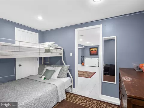Bedroom - 1083 Vena Ln, Pasadena, MD 21122 photo 8 of 8