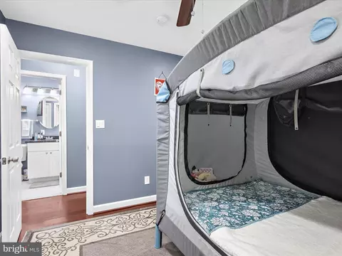Bedroom - 1083 Vena Ln, Pasadena, MD 21122 photo 3 of 8