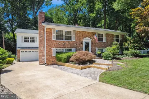 1128 Mainsail Dr, Annapolis, MD 21403