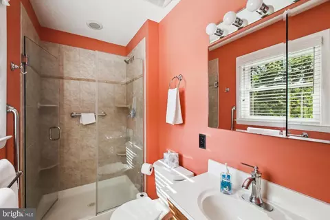Bath - 1195 Highview Dr, Annapolis, MD 21409 photo 2 of 7