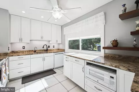 Kitchen - 1195 Highview Dr, Annapolis, MD 21409 photo 2 of 6