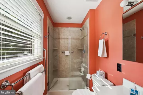Bath - 1195 Highview Dr, Annapolis, MD 21409 photo 1 of 7
