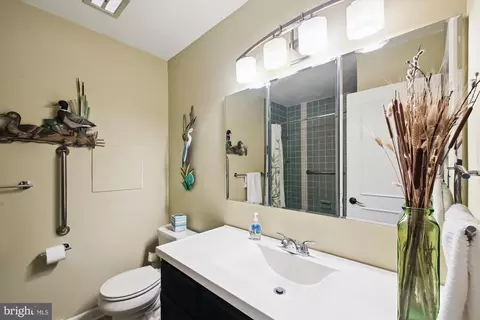 Bath - 1195 Highview Dr, Annapolis, MD 21409 photo 4 of 7