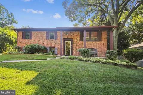 1195 Highview Dr, Annapolis, MD 21409