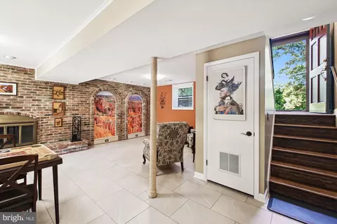 Entry Way - 1195 Highview Dr, Annapolis, MD 21409 photo 2 of 2