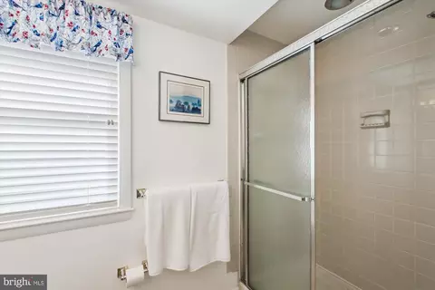 Bath - 1195 Highview Dr, Annapolis, MD 21409 photo 6 of 7