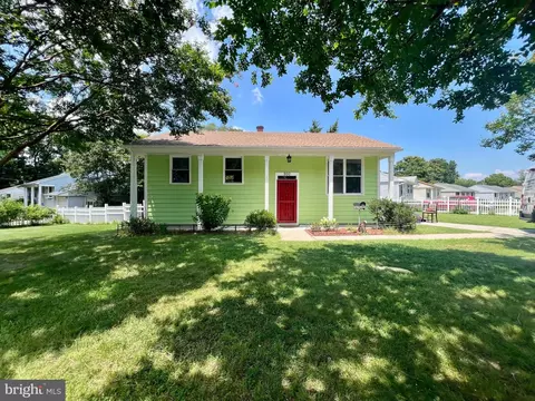 900 Princeton Ter, Glen Burnie, MD 21060