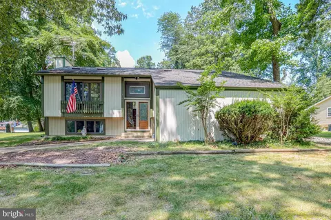 1600 Coralie Ct, Pasadena, MD 21122