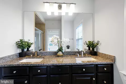 Bath - 2930 Middleham Ct, Hanover, MD 21076 photo 2 of 7