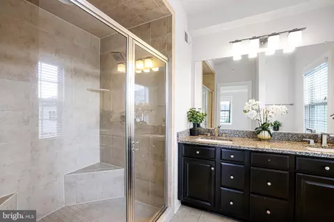 Bath - 2930 Middleham Ct, Hanover, MD 21076 photo 1 of 7