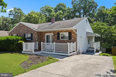 7923 Oakwood Rd, Glen Burnie, MD 21061