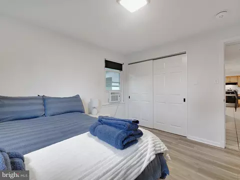Bedroom - 17 A Elliott Rd, Annapolis, MD 21403 photo 2 of 9