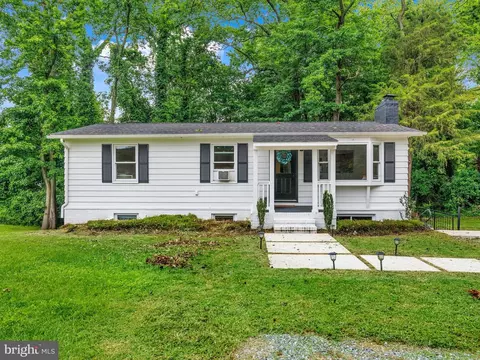 Exterior - 17 A Elliott Rd, Annapolis, MD 21403 photo 4 of 13