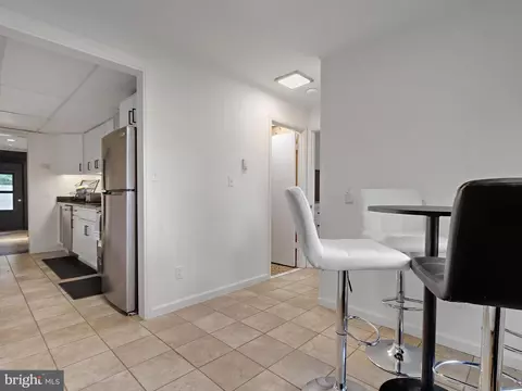 Entry Way - 17 A Elliott Rd, Annapolis, MD 21403 photo 4 of 4