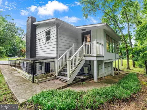 Exterior - 17 A Elliott Rd, Annapolis, MD 21403 photo 8 of 13