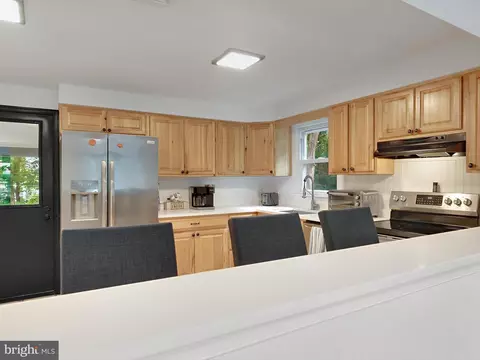 Kitchen - 17 A Elliott Rd, Annapolis, MD 21403 photo 4 of 6