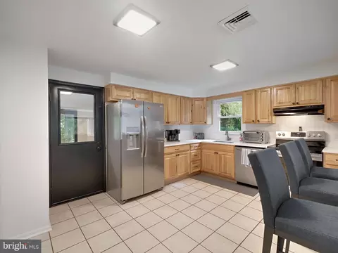 Kitchen - 17 A Elliott Rd, Annapolis, MD 21403 photo 2 of 6