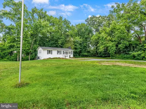 Exterior - 17 A Elliott Rd, Annapolis, MD 21403 photo 11 of 13