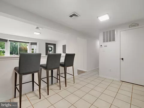 Entry Way - 17 A Elliott Rd, Annapolis, MD 21403 photo 1 of 4