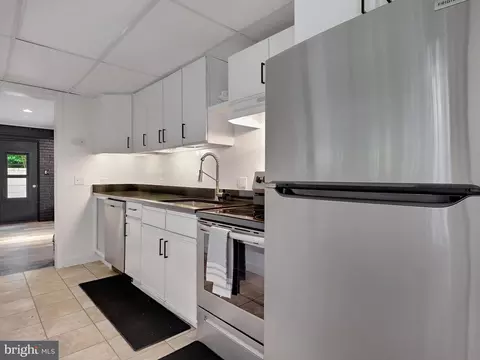Kitchen - 17 A Elliott Rd, Annapolis, MD 21403 photo 6 of 6