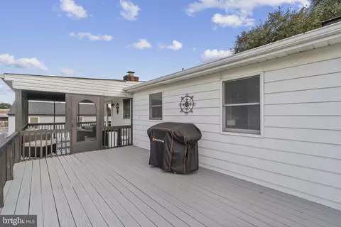 Exterior - 102 16th Ave, Baltimore, MD 21225 photo 2 of 4