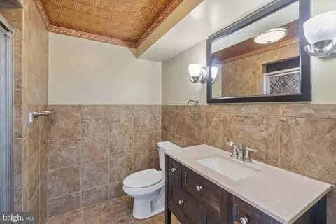 Bath - 102 16th Ave, Baltimore, MD 21225 photo 3 of 3