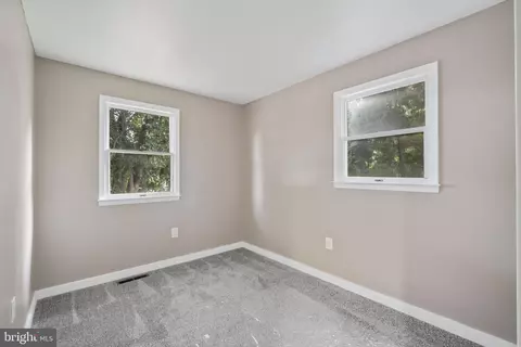 Bedroom - 102 16th Ave, Baltimore, MD 21225 photo 3 of 3