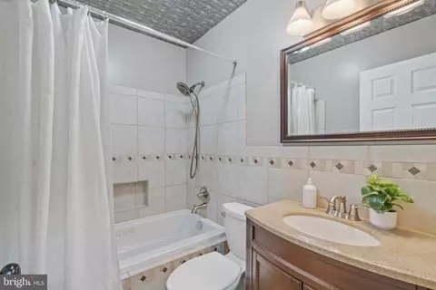 Bath - 102 16th Ave, Baltimore, MD 21225 photo 1 of 3