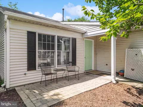 Exterior - 2600 Compass Dr, Annapolis, MD 21401 photo 2 of 2