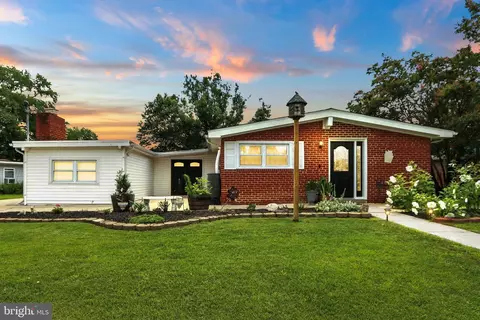 321 Gloucester Dr, Glen Burnie, MD 21061