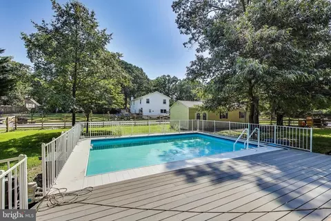 Exterior - 1002 Belgarden Ln, Pasadena, MD 21122 photo 4 of 17