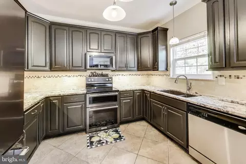 Kitchen - 1002 Belgarden Ln, Pasadena, MD 21122 photo 1 of 2