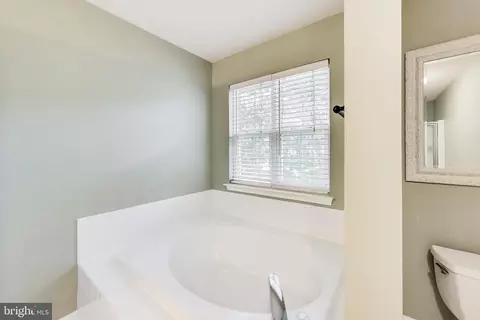 Entry Way - 1002 Belgarden Ln, Pasadena, MD 21122 photo 6 of 6