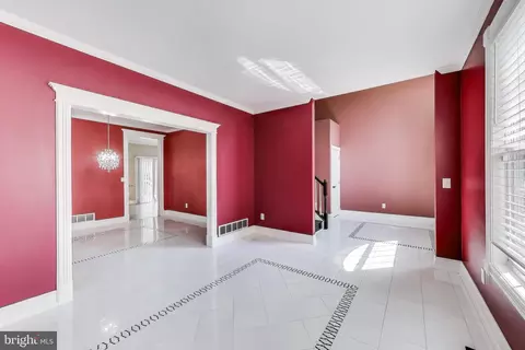 Living - 1002 Belgarden Ln, Pasadena, MD 21122 photo 2 of 6