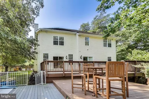 Exterior - 1002 Belgarden Ln, Pasadena, MD 21122 photo 15 of 17