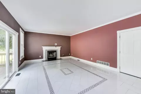 Living - 1002 Belgarden Ln, Pasadena, MD 21122 photo 1 of 6