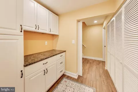 Entry Way - 1002 Belgarden Ln, Pasadena, MD 21122 photo 5 of 6