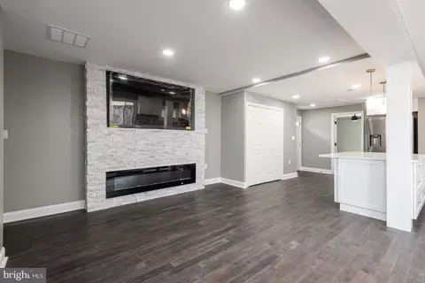 Living - 776 203rd St, Pasadena, MD 21122 photo 1 of 4