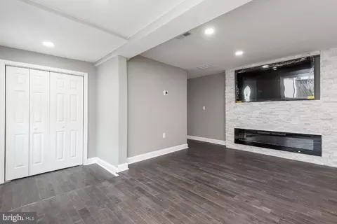 Living - 776 203rd St, Pasadena, MD 21122 photo 2 of 4