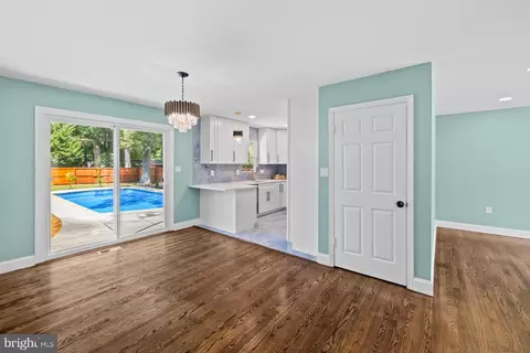 523 Sunset Knoll Rd, Pasadena, MD 21122 photo 10