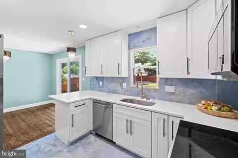 523 Sunset Knoll Rd, Pasadena, MD 21122 photo 14