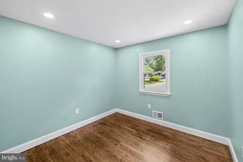 523 Sunset Knoll Rd, Pasadena, MD 21122 photo 28