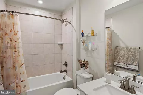 Bath - 2219 Nottoway Dr, Hanover, MD 21076 photo 2 of 4