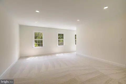 Living - 1733 Mayfair Pl, Crofton, MD 21114 photo 7 of 8