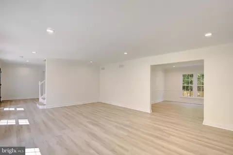 Living - 1733 Mayfair Pl, Crofton, MD 21114 photo 3 of 8