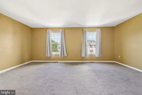 Living - 2002 Cramer Point Ct, Odenton, MD 21113 photo 4 of 4