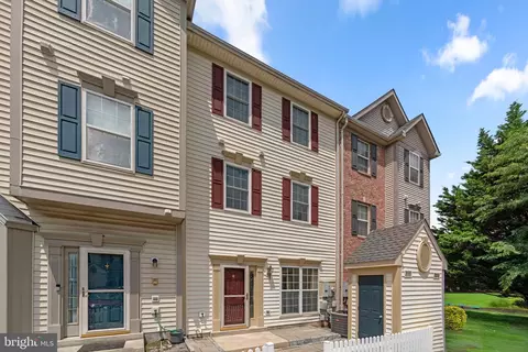 2002 Cramer Point Ct, Odenton, MD 21113